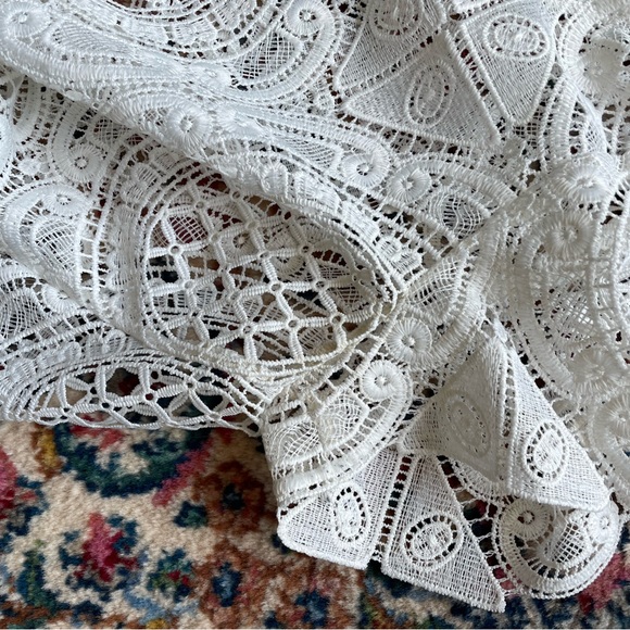 Anthropologie Blue Tassel lace top, white, size medium - Picture 4 of 5